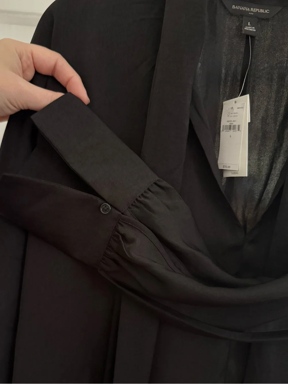 BNWT Banana Republic Black Scarf Tie Neck Blouse Large Sold Out Office Chic - Picture 11 of 11